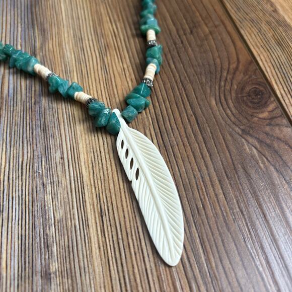 Malachite Chip Nugget Gemstone Strand Bone Feather Necklace 18” - Picture 2 of 5